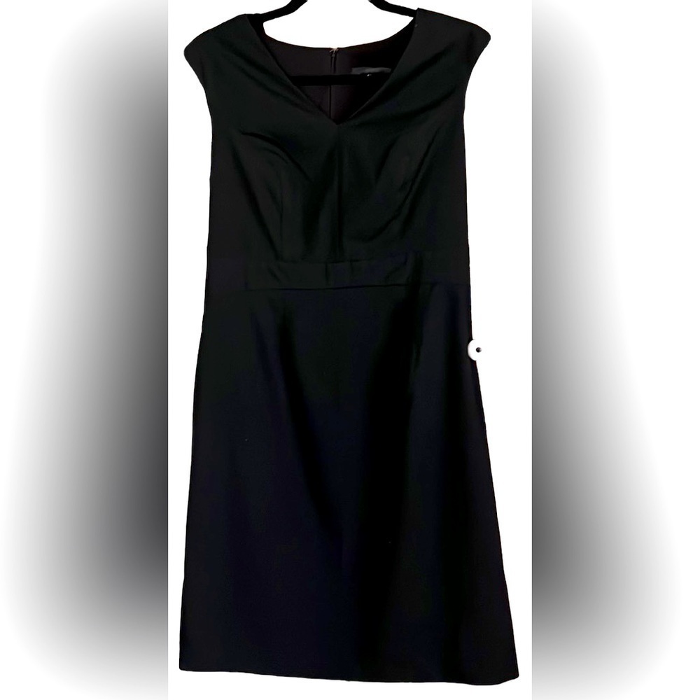 MOSSIMO Solid Black V-Neck Style Stretch Sleeveless Sheath Dress, Size 10, GUC.